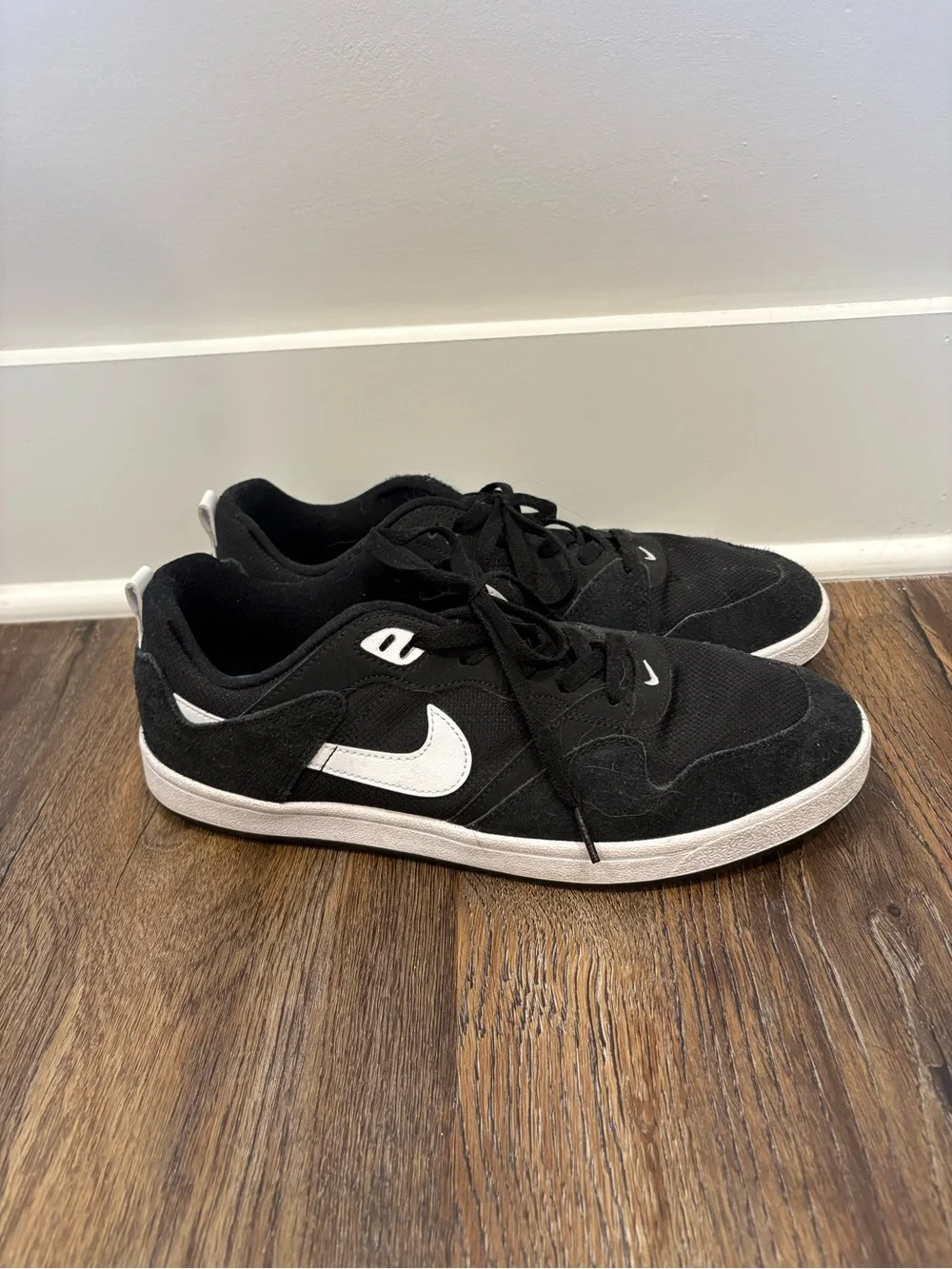 Nike SB Black and White Low-Top Sneakers
